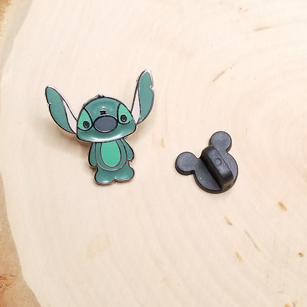 Disney Land Stitch 2008 Official Trading Pin